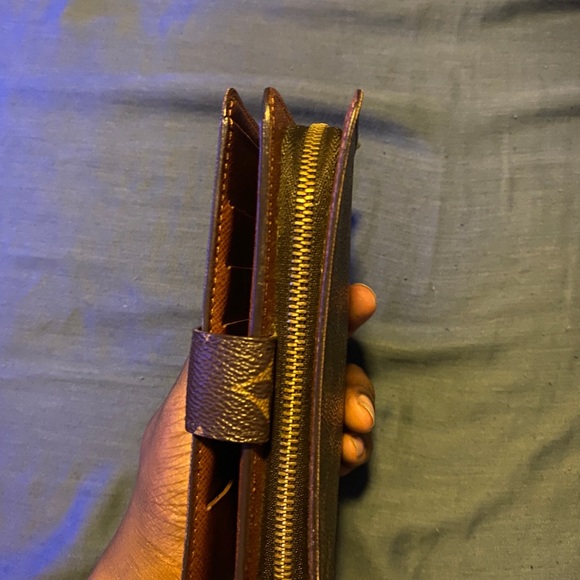 Louis Vuitton Wallet - Picture 9 of 12